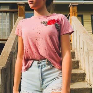 Embroidered tee shirt💖🌹